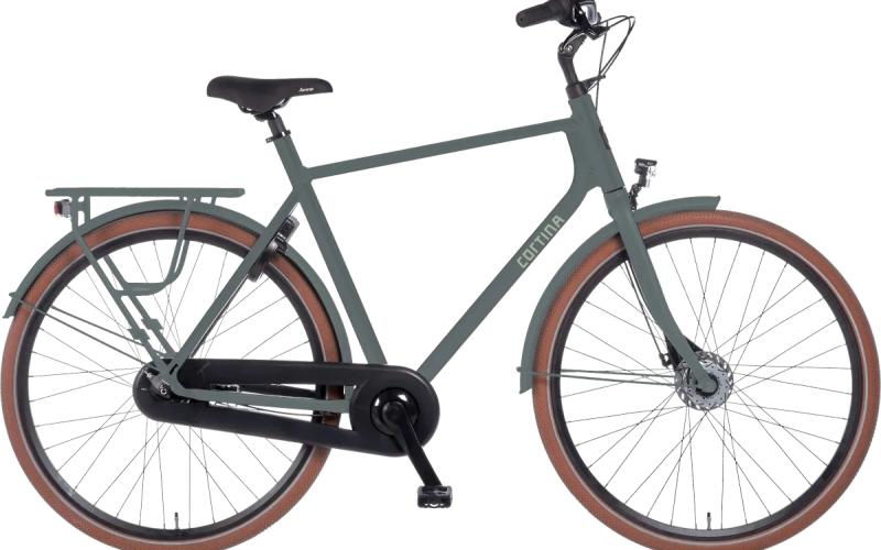 <p>De Cortina Foss is een no-nonsense fiets. Dankzij zijn gesloten kettingkast, naafdynamo en rollerbrake handremmen vergt de fiets minimaal onderhoud. Dit maakt hem ideaal voor dagelijks gebruik, ongeacht de weersomstandigheden.</p>

<ul>
	<li>3 - 7 versnellingen</li>
	<li>Ketting</li>
</ul>
