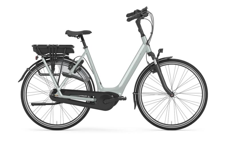 <p>Deze allrounder in comfortabel fietsen is al decennia onze trots. Het is de perfecte fiets voor je dagelijkse rit. Overtuig jezelf van het comfort en de veiligheid van de brede lage instap. En gemak dient de mens: de accu is bevestigd op de drager en daardoor eenvoudig te verwijderen.</p>
