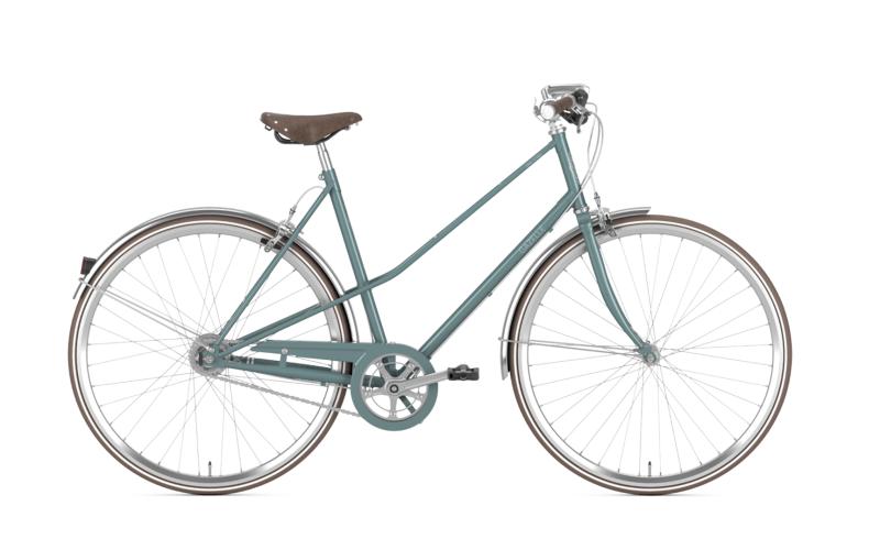 <p>Alles aan deze fiets ademt snelheid en authenticiteit uit. Deze retro racer stuurt je snel en soepel door het drukke stadsverkeer onderweg naar een vers gemaakte spicy latte in de zon op het terras. Een stalen fiets, daar gaat je hart toch sneller van kloppen?! De kracht die dat stijve frame uitstraalt, met haar slanke buizen die samenkomen in retro lugs.</p>
